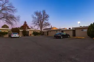 1100 Palomas Drive SE 