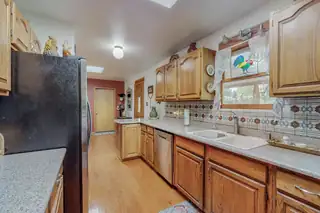 14 Entrada Del Jardin Kitchen