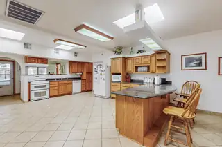 3821 Commercial Street NE 