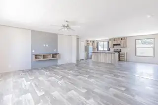 506 W ARTHUR Avenue, Estancia