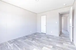 506 W ARTHUR Avenue Living Room