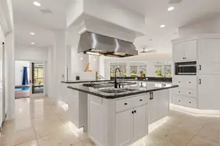 13716 Canada Del Oso Place NE Kitchen