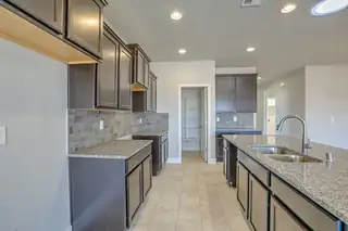 6705 SYDNEY Drive NE 