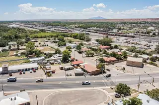 301 E REINKEN Avenue 