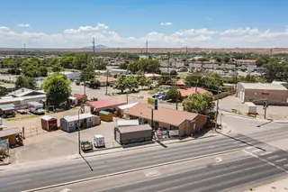 301 E REINKEN Avenue 