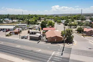 301 E REINKEN Avenue 