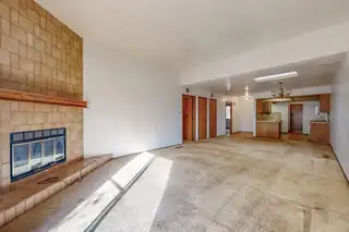 5813 ELMWOOD Drive NE 