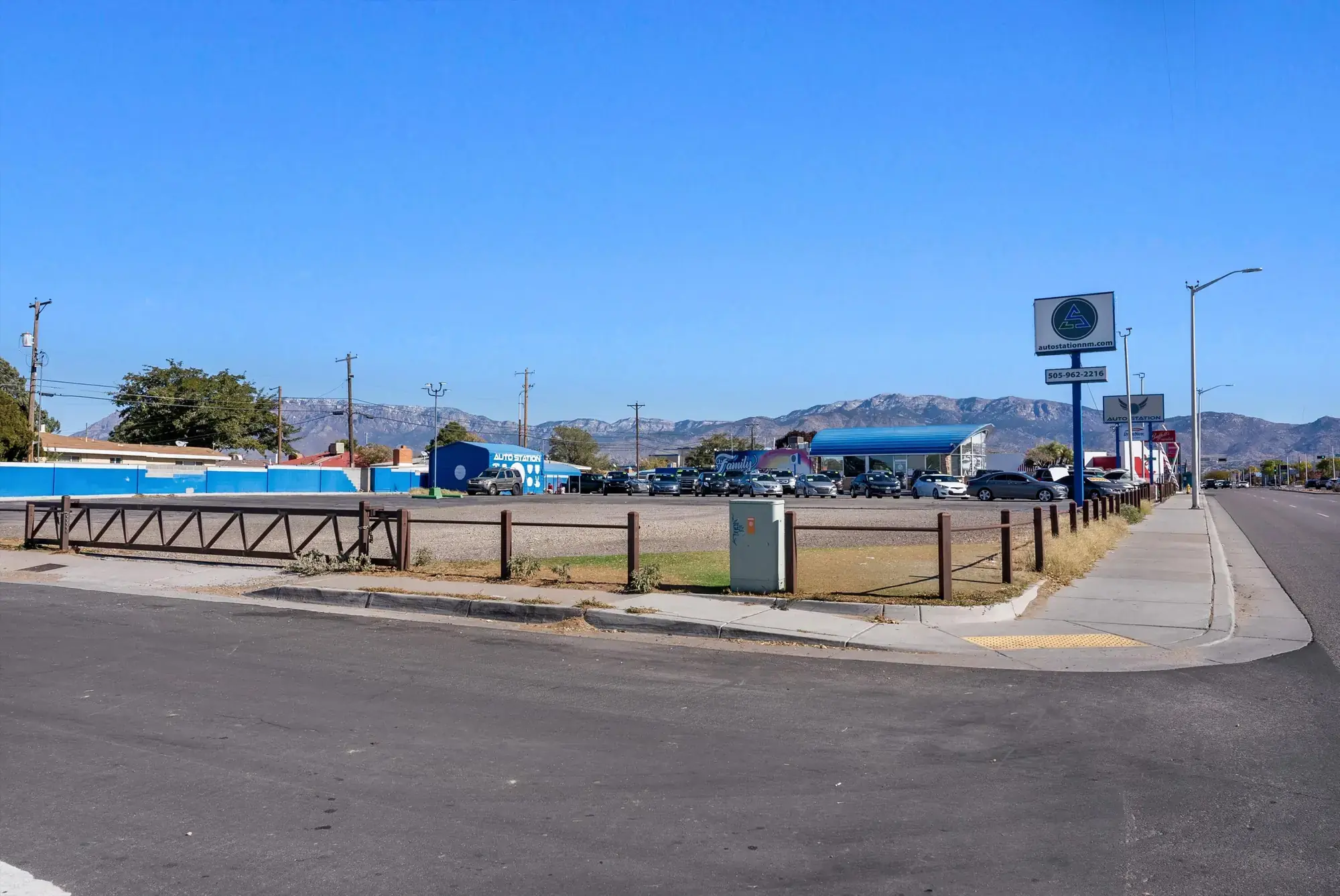 6901 Lomas Boulevard NE