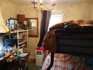 204 S LIMIT Avenue Bedroom