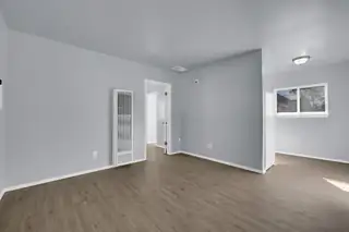 199 W Willoughby Avenue 