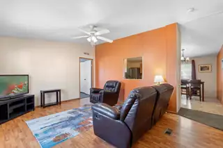 2025 E JEMEZ Road 233 Living Room