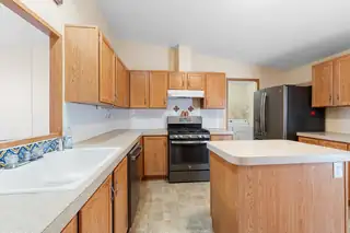 2025 E JEMEZ Road 233 Kitchen