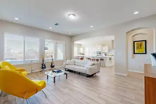 9020 RETABLO Road NW Living Room