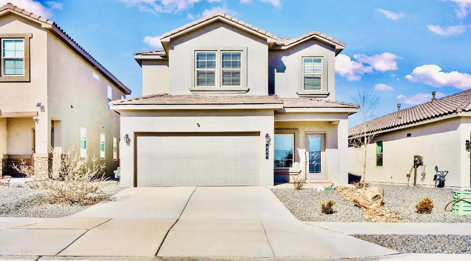 889 Tazanita Loop SE