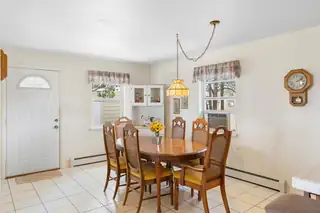 5 BACHELOR Trail Dining Room