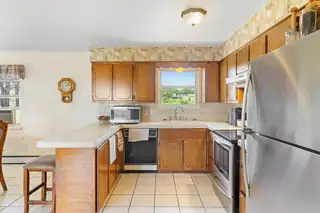 5 BACHELOR Trail Kitchen