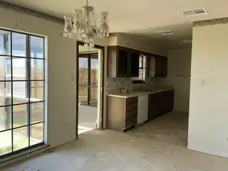 715 N Walker Street Kitchen