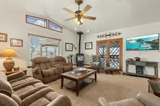 69 MIDWAY Road Living Room