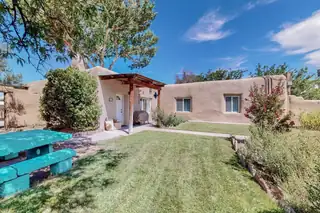 16 Bennet Road, Los Lunas 