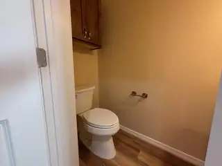 406 Lala Street Bathroom