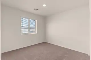 2522 Desi Loop Living Room