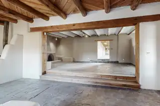 169 NM 399 Living Room