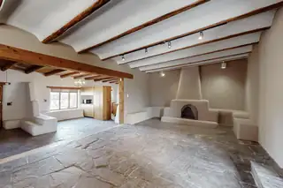 169 NM 399 Living Room