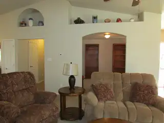 2843 VIOLETA Circle SE 