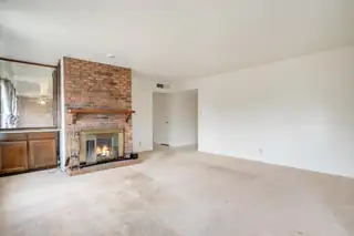 6505 MCKINNEY Drive NE 