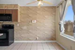 6505 MCKINNEY Drive NE 