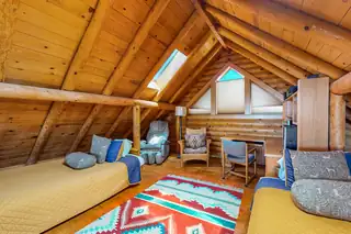 387 County Rd B64 Bedroom