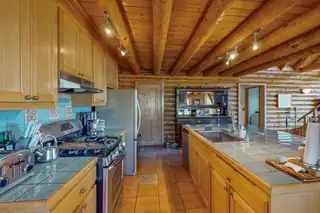 387 County Rd B64 Kitchen