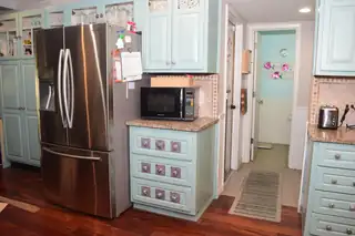 220 HILLMAN Street Kitchen