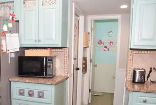 220 HILLMAN Street Kitchen