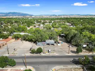 430 ISLETA Boulevard SW 