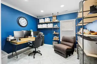 5420 DARLINGTON Place NW Home Office