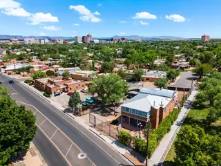 1700 MOUNTAIN Road NW 