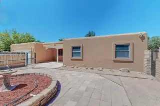 501 Calle De La Angel 