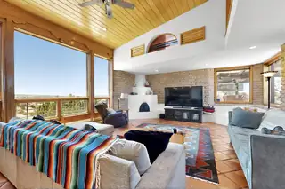 52 TEJON CANON Road Living Room