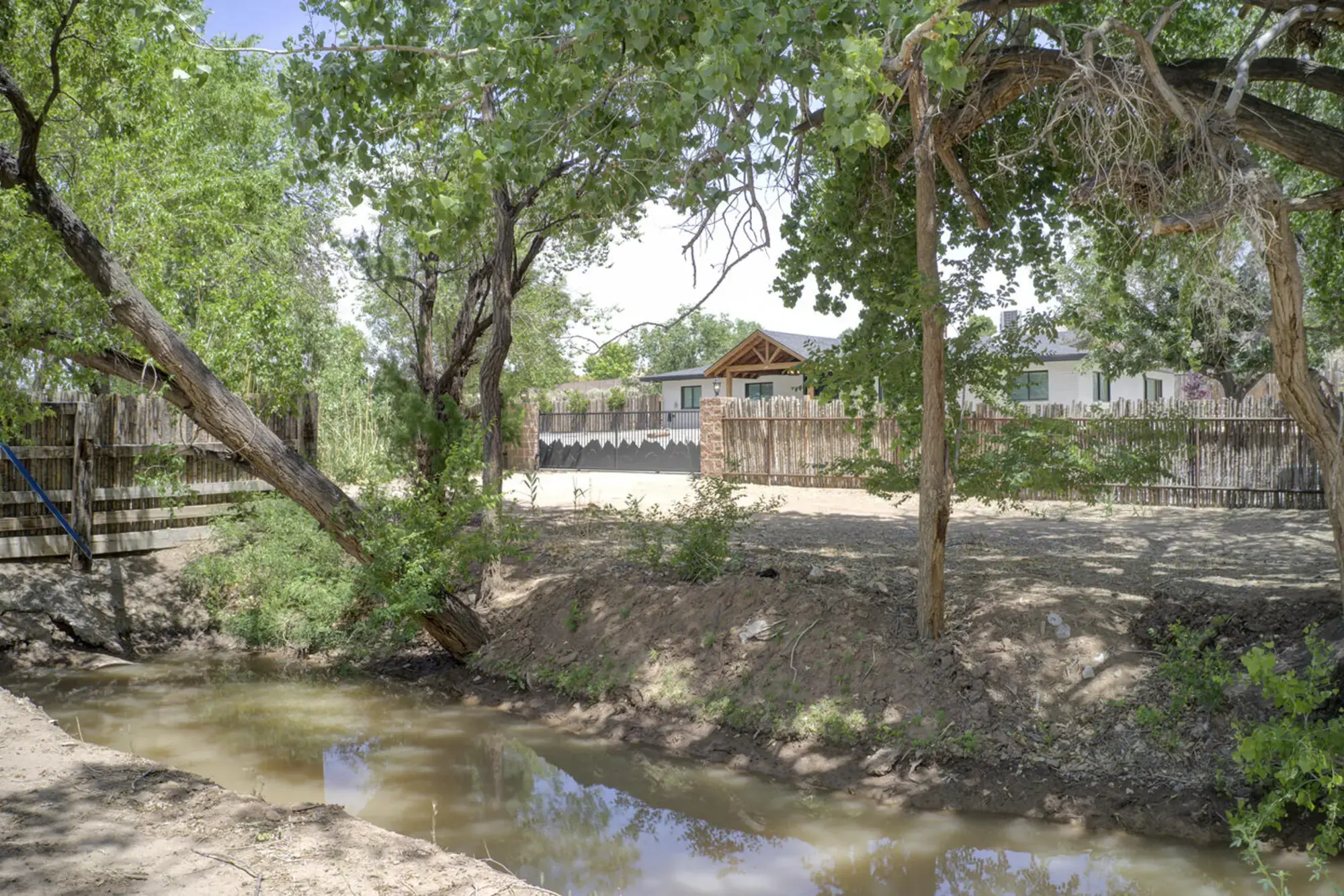 210 Josefita Road NE