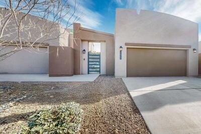 1472 TIERRA VERDE Loop, Los Lunas