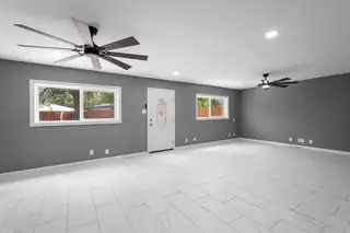 2212 HENRY Road SW Living Room