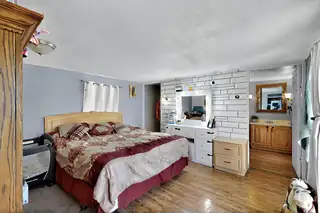 39 CEREZA Circle Bedroom