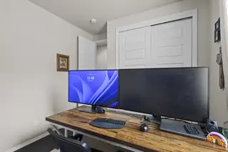 6969 CLEARY Loop NE Home Office