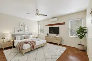 1 SEASONS Circle Bedroom