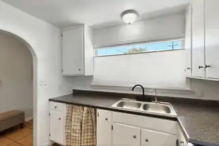 519 8TH Street SW Kitchen
