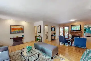 1017 PAMPAS Drive SE 