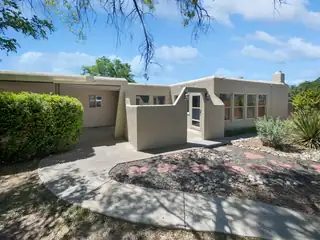 3912 WELLESLEY Drive NE Exterior Front