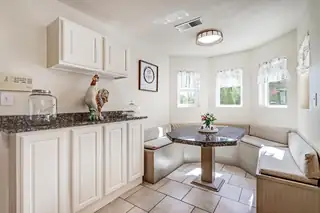 355 ESPERANZA Drive Kitchen