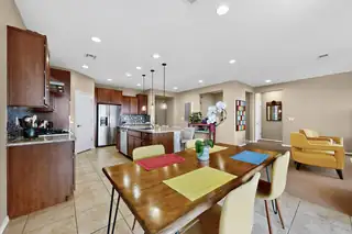 2927 KINGS CANYON Loop NE Dining Room